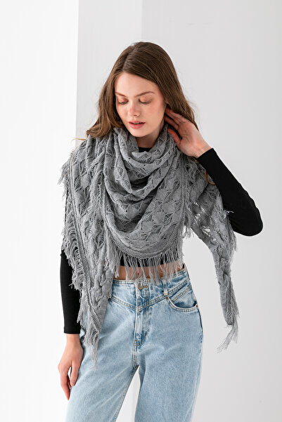 VEGA MODA Women's Triangle Knitwear Scarf – Triangular Scarf with Knitted Pattern and Tassels