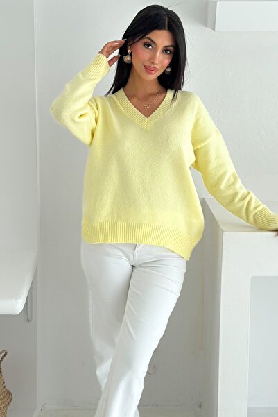FEMELLE Sarı V Yaka Triko Kazak - Oversize - Standart Beden Basic Triko Kazak