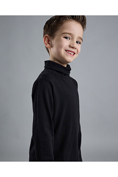 R&B Solid T-Shirt with High Neck and Long Sleeves