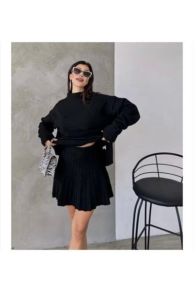 EZG Knitted and fluffy set with pleated mini skirt and sweater, black - one size