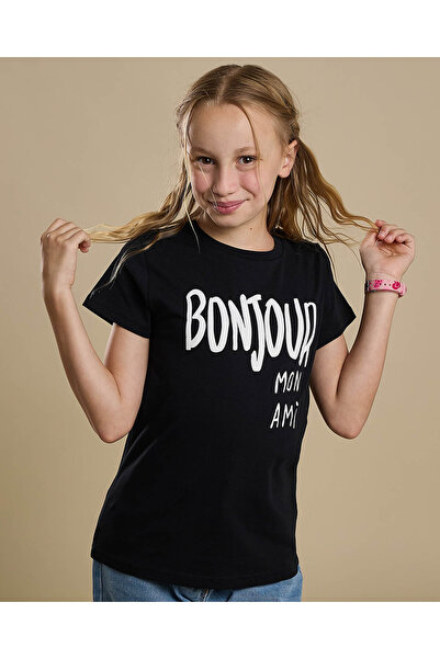 R&B تي شيرت بطبعة جرافيكية مع رقبة دائرية وأكمام قصيرة