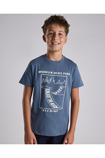 R&B تي شيرت بطبعة جرافيكية مع رقبة دائرية وأكمام قصيرة