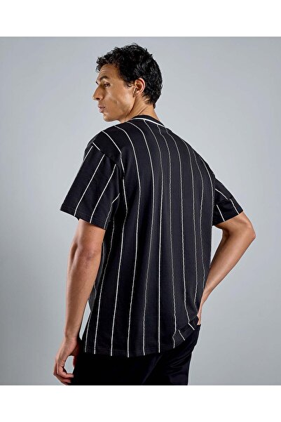 R&B Printed T-Shirt with V-Neck Short Sleeves