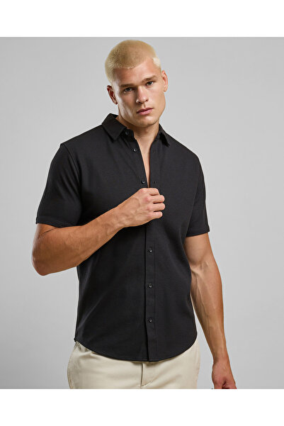 R&B Solid Shirt with Classic Collar and Short Sleeves
