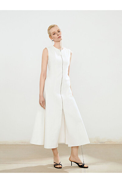 LC Waikiki RMZ GİYİMDEN SEZON FIRSATLARI Beyaz Bisiklet Yaka Jean Elbise