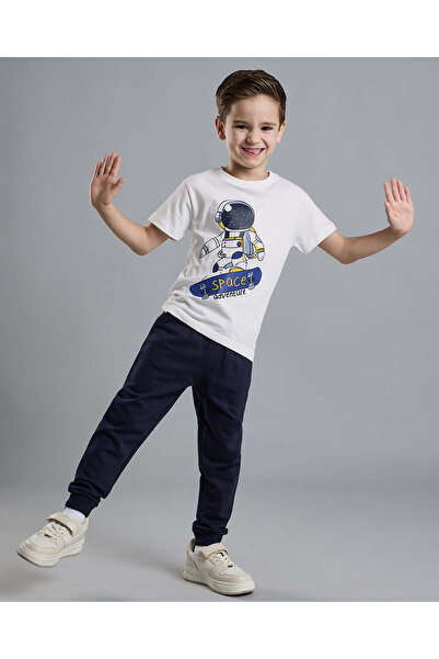 R&B Graphic Print T-Shirt with Crew Neck and Short Sleeves