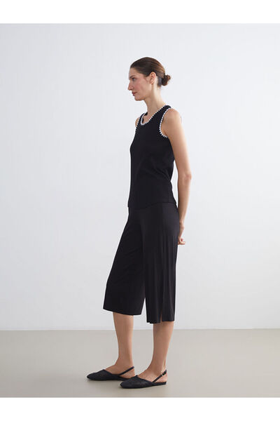 LC Waikiki Quality Parts from Çelebi Store |   Wide Leg Women's Capri Pants with Elastic Waistband