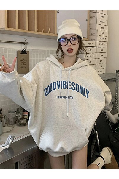 Flood Of Style Hanorac gri pentru femei Goodvibe cu imprimeu cu glugă