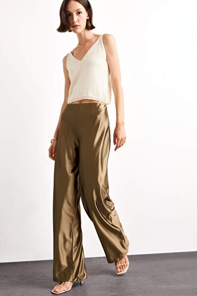 DeFacto Relax Fit Normal Bel Düz Paça Saten Pantolon G1590AX25SM