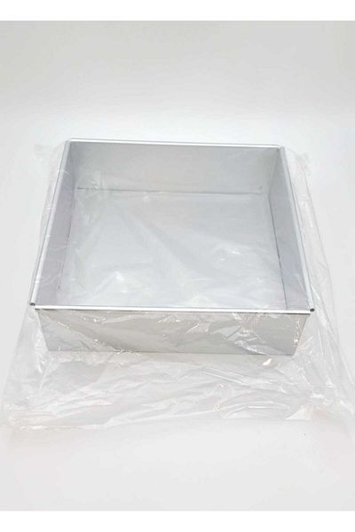 Unbranded/Generic 10-inch square brownie pan with removable base