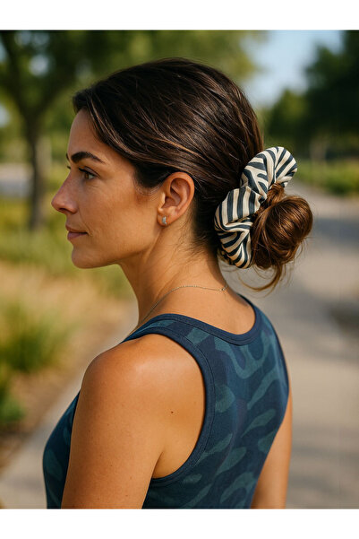 Pirene Sylvie Scrunchie Buckle, Elastic Bagel Buckle