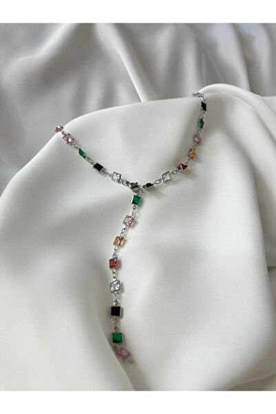 Berilya Aksesuar قلادة على شكل حجر الزركون مربعة الشكل من الفضة الملونة على ش...