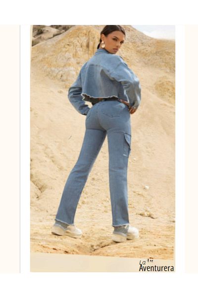 Divina Shaping cargo jeans with real push-up effect, made in Colombia, La Aventurera model