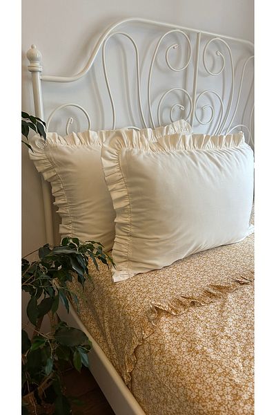 Decamor home Pack of 2 Ecru Cotton Satin Ruffle Pillowcases