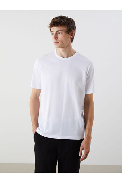 LC Waikiki Λαμπερές επιλογές από το Shining Store |   Ανδρικό μπλουζάκι με λαιμόκοψη από βαμβακερό χτενισμένο βαμβάκι