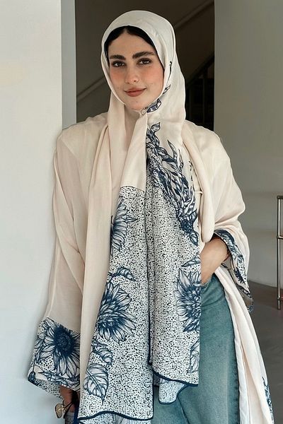 carell Aye's Choice Navy Monogram Floss Shawl Cream
