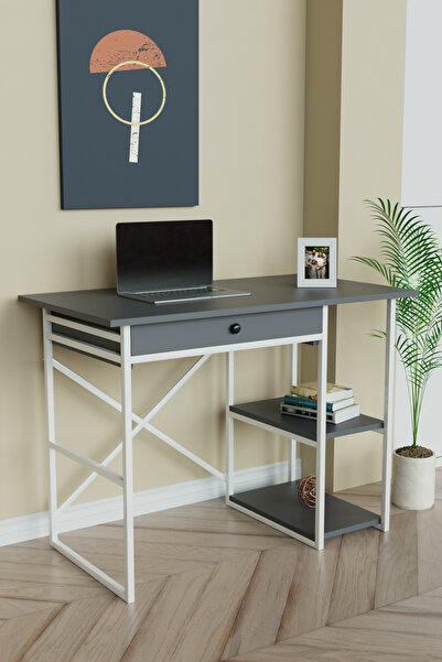 Hediyeler Kapında Çekmeceli Ve 2 Raflı Çalışma Masası 110x60 Cm