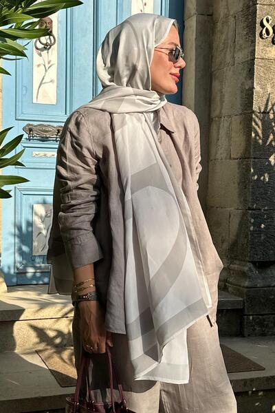 carell Elif Topdağ's Choice Linea Monogram Flush Shawl Gray