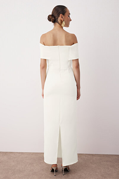 Trendyol Collection Λευκό γιακά Carmen Finike Maxi Κομψό βραδινό φόρεμα νυχτερινής αποφοίτησης TPRSS25AE00196