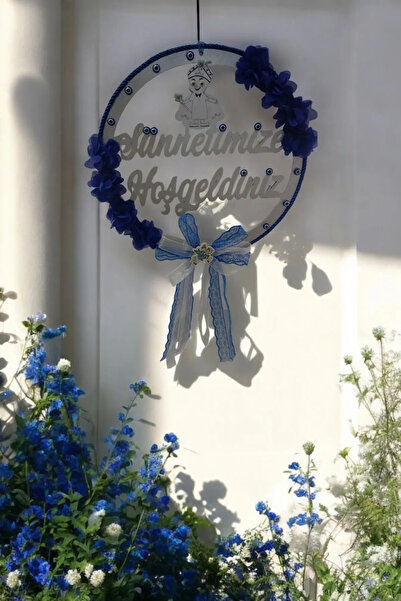 Tasarım Sünnet Kapı Süsü ( Ahşap Mavi Çiçekli Sünnetimize Hoşgeldiniz Kapı Süsü)