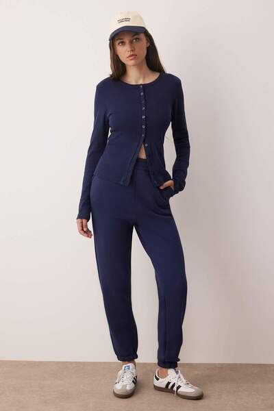 Kolekcia Trendyol Námornícka modrá Loose Jogger Hrubé fleecové pletené tepláky Nohavice TWOAW23EA00151