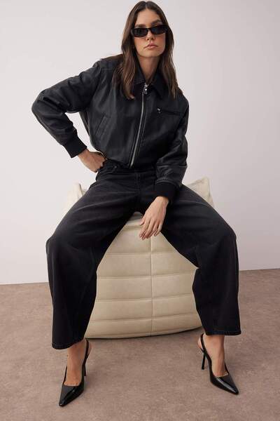 Trendyol Collection Schwarze normale Bel Loose Baggy Smoke Jeans TWOAW26JE00053