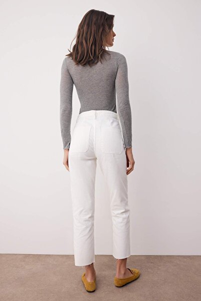 Trendyol Collection Ecru High Waist Straight Leg Straight Cut Jeans Twoaw26Je00183