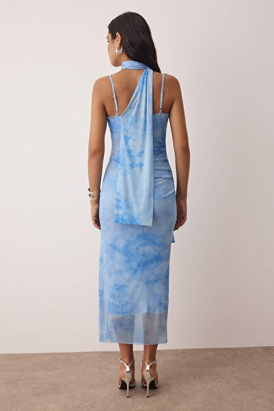 Trendyol Collection Modré šátkové detailní tylové maxi pletené šaty TPRSS25EL00314