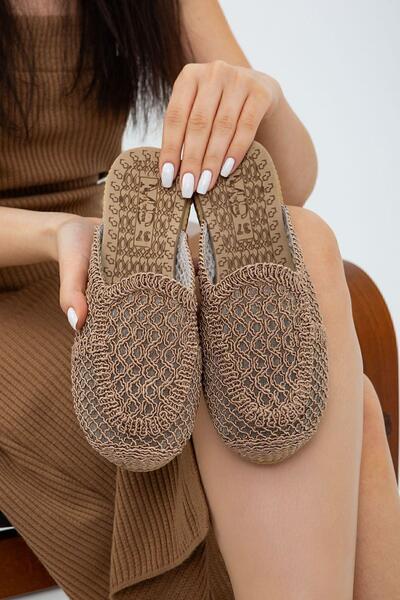 Moda Devrin Mink Closed Front Straw Knitted Outdoor and Home Slippers