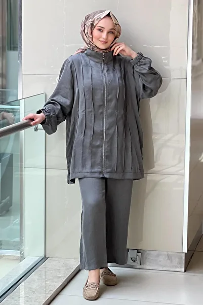 Mahal Lissmore Pleated Detailed Cap Pants Cupra Set