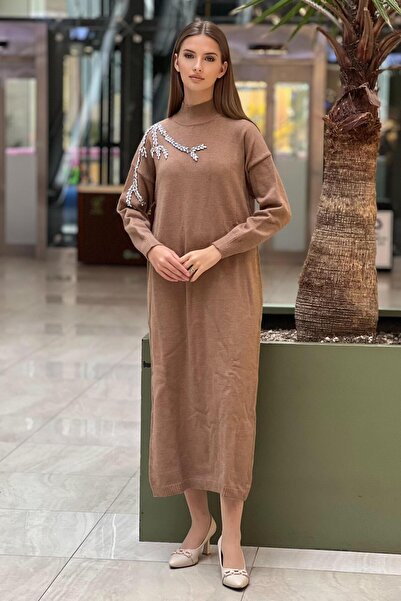 Ghisa Stone Embroidered Knitwear Dress on the Shoulder
