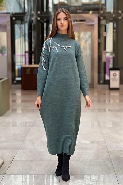 Ghisa Stone Embroidered Knitwear Dress on the Shoulder