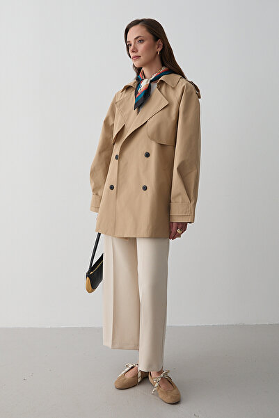 M&D COUTURE Camel Miyabi Rüzgarlık Detaylı Kuşaklı Kısa Trençkot