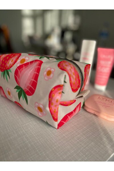 Fiorbag El Yapımı Çilek Desenli Makyaj Çantası- Çok Amaçlı Organizer