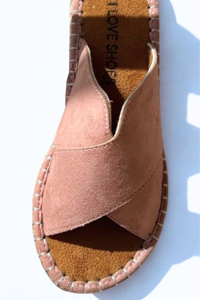 I Love Shoes Πούδρα γυναικείες παντόφλες με λεπτομέρεια από διαγώνιο λουράκι από καστόρι Orind