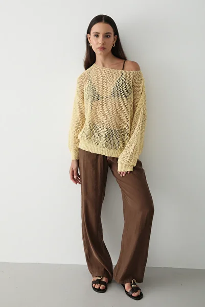 JASTE Women's Yellow Mesh Knitted Off-Shoulder Loose Summer Knitwear