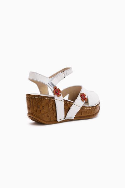 Limoya Genuine Leather Katlyn White Flower Detailed Closed Toe Wedge Heeled Women's Sandals