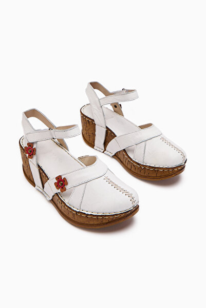 Limoya Genuine Leather Katlyn White Flower Detailed Closed Toe Wedge Heeled Women's Sandals