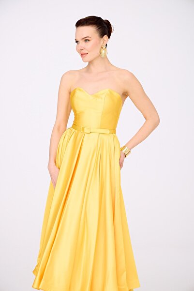 Carmen Sarı Saten Straplez Midi Söz Elbisesi ve Nişan Elbisesi
