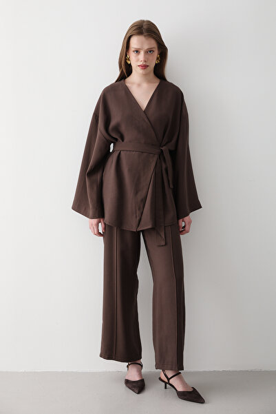 JASTE Kadın Kahverengi V Yaka Kuşak Detaylı Alt & Üst Takım