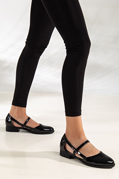 MaskButik Černé boty na podpatku z lakované kůže Mary