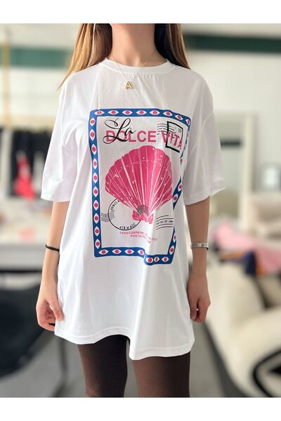 Sheesy تي شيرت مطبوع من دولتشي فيتا