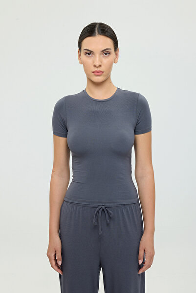 SHEISMONO Εξαιρετικά απαλή μπλούζα με στρογγυλή λαιμόκοψη και κοντό μανίκι καπνιστή