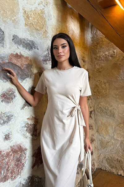 oshebu Μπεζ – Μακρύ φόρεμα άνοιγμα με κορδόνια στο πλάι