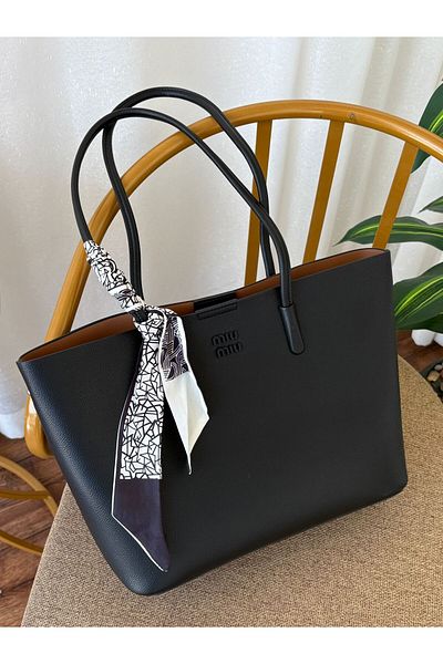 Miu Miu women's bag, wonderful, beautiful and elegant, Miu brand, black color