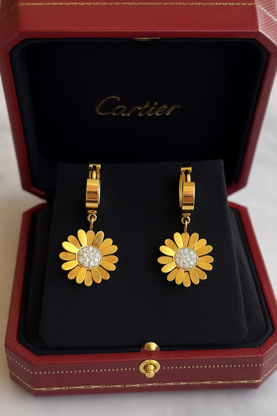 mira bujiteri Papatya Formlu Kadın Çelik Küpe