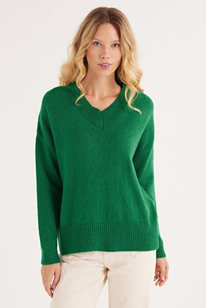 Tudors Women's Slim Fit Slim Fit V-Neck Green Sweater