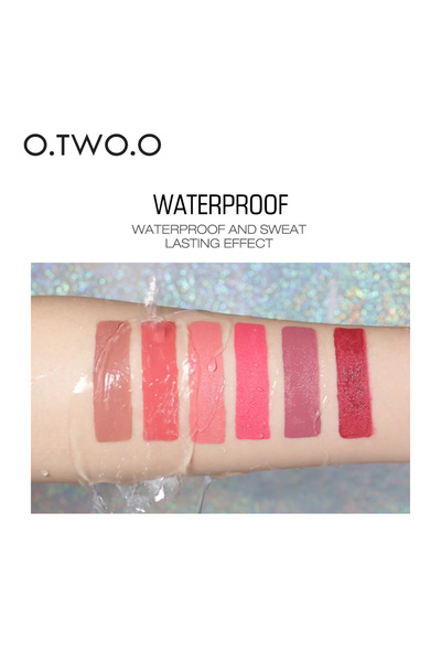 O.TWO.O Cosmetics ملمع شفاه O.TWO.O مخملي مطفي - أحمر شفاه سائل طويل الأمد بر...