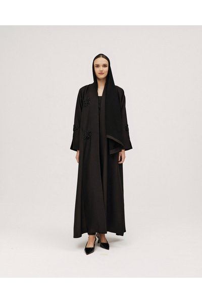 SOROSE SA Black crepe cloche abaya decorated with elegant embroidery - wrap design