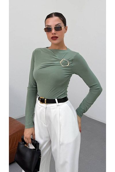 Butik Beyza Sandy Stretchy Blouse with Chest Accessory Detail